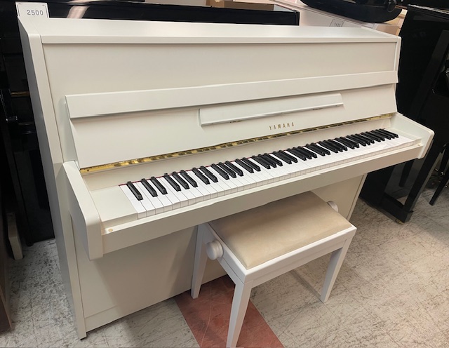 Yamaha C108